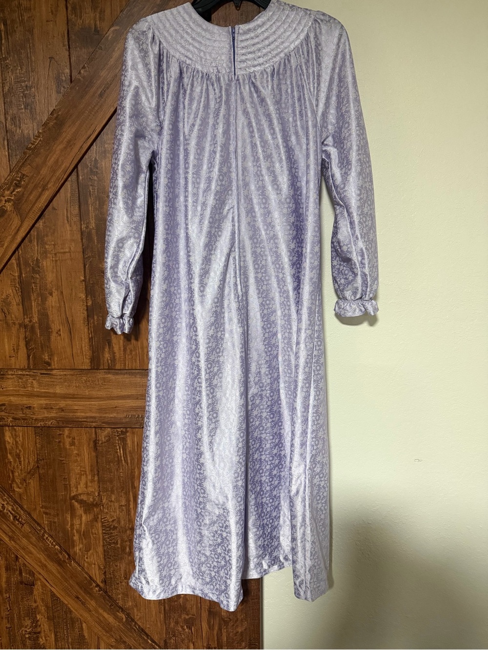 Vintage Nighttime Creations Made in USA House Robe Quilted Neckline Zip up M